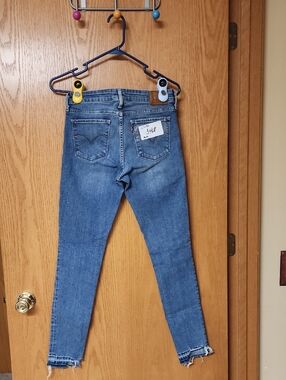 Levi 711 skinny jeans 27x32 number 3468
